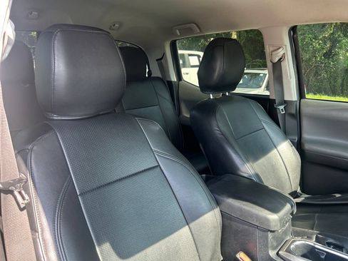 Used 2019 Toyota Tacoma SR5 RWD image 14