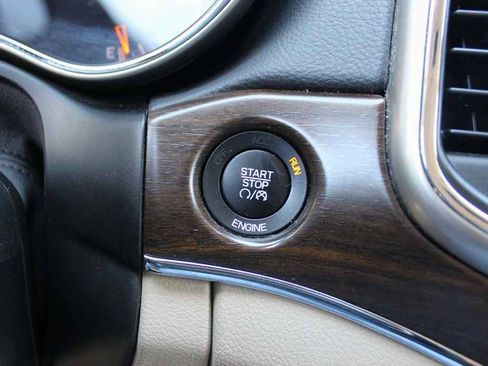 Used 2015 Jeep Grand Cherokee Limited AWD/4WD image 21