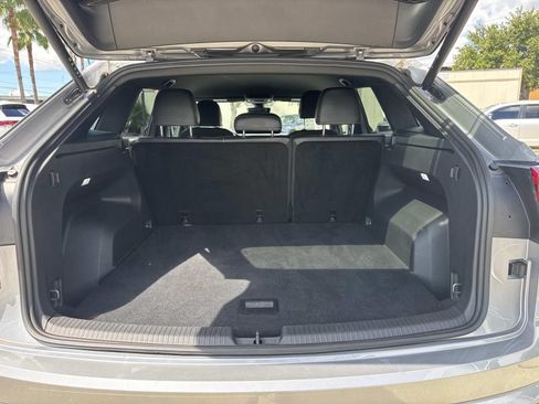 Used 2024 Volkswagen Atlas Cross Sport SE AWD/4WD image 8