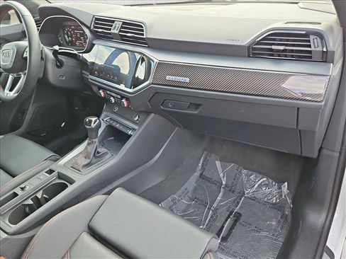 Used 2025 Audi Q3 2.0T Premium Plus w/ Premium Plus Package image 19