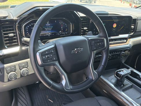 Used 2023 Chevrolet Silverado 1500 RST w/ Z71 Off-Road Package AWD/4WD image 17