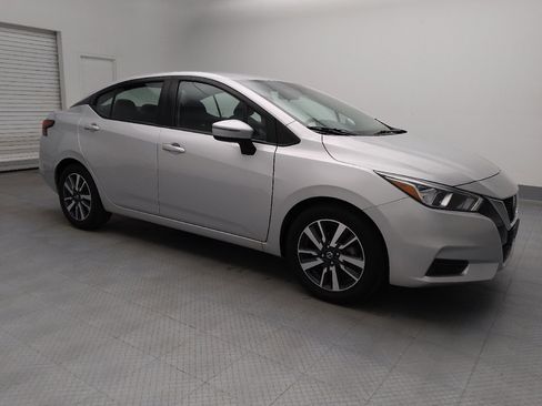 Used 2021 Nissan Versa SV image 11