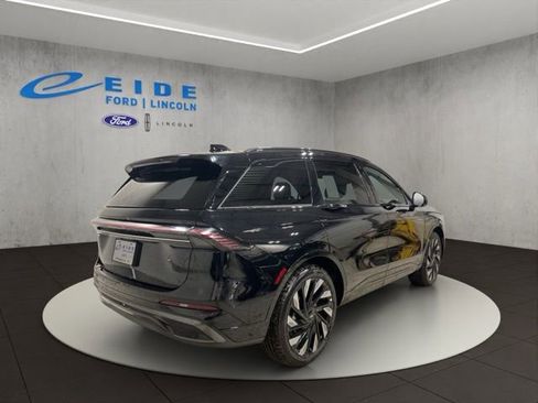 New 2025 Lincoln Nautilus Reserve w/ Jet Appearance Package image 7