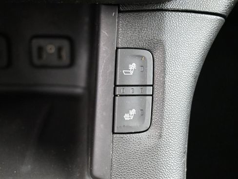 Used 2018 GMC Acadia SLT image 28