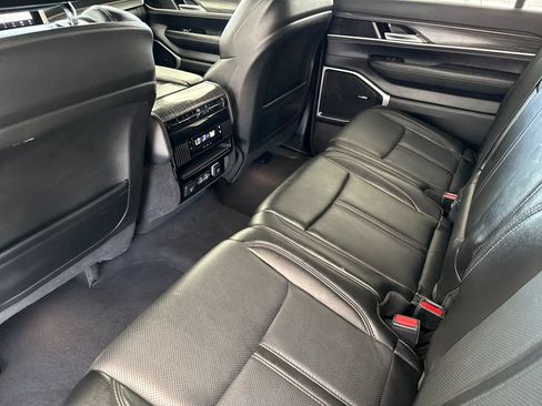 Used 2024 Jeep Wagoneer Series II w/ Flexible Seating Group RWD image 11