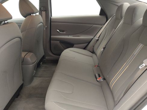 Used 2025 Hyundai Elantra Sport FWD image 18