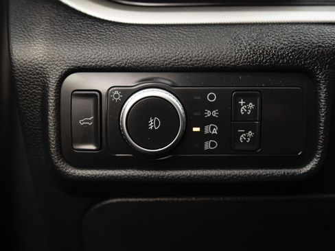 Used 2020 Ford Explorer XLT w/ Equipment Group 202A image 13