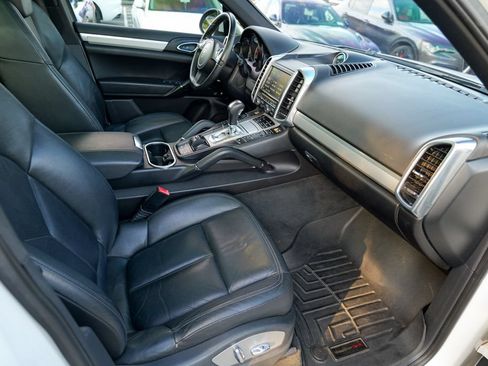 Used 2013 Porsche Cayenne AWD/4WD image 34