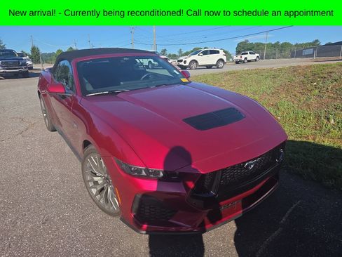 Used 2025 Ford Mustang GT Premium RWD image 2