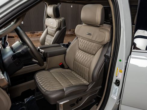 Used 2026 Ford F450 Platinum w/ Platinum Plus Package image 30