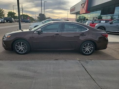 Used 2017 Lexus ES 350 w/ Navigation System Package FWD image 4