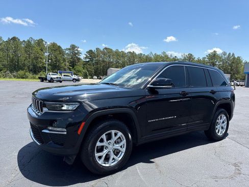Used 2024 Jeep Grand Cherokee Limited AWD/4WD image 7