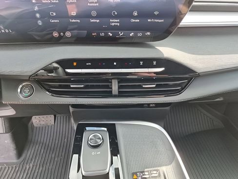 New 2026 Buick Enclave Sport Touring w/ LPO, Floor Liner Package image 40