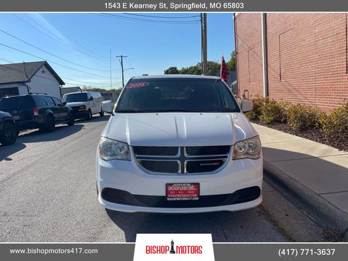 Used 2016 Dodge Grand Caravan SXT w/ Rear Park Assist Package FWD image 9