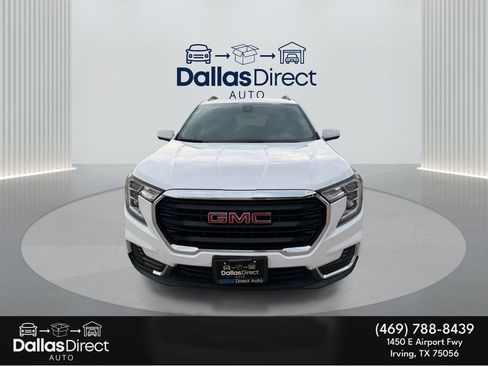 Used 2022 GMC Terrain SLE w/ Driver Convenience Package FWD image 3