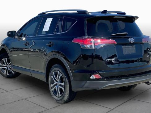 Used 2018 Toyota RAV4 LE FWD image 11