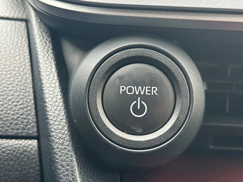 Used 2024 Toyota Prius Prime SE image 22