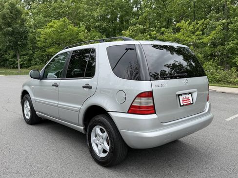 Used 2001 Mercedes-Benz ML 320 4MATIC image 3