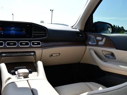 Used 2020 Mercedes-Benz GLE 350 4MATIC image 24
