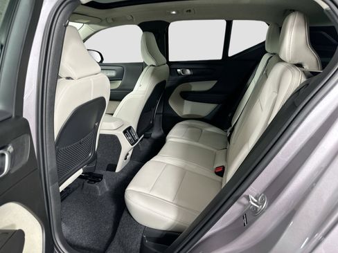 New 2026 Volvo XC40 B5 Ultra w/ Protection Package Premier image 24