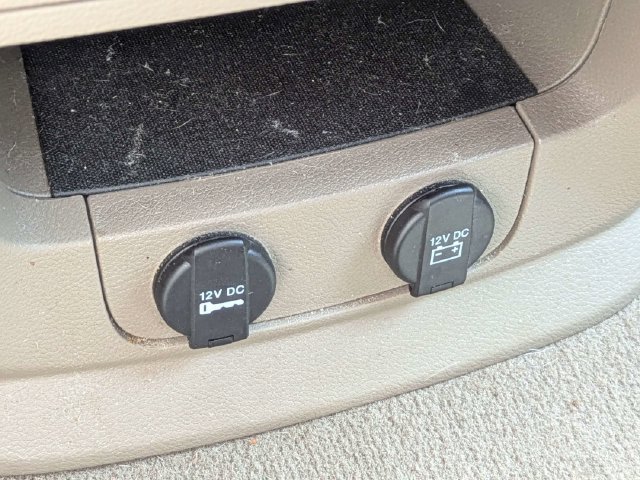 Used 2015 Chrysler Town & Country Touring FWD image 27