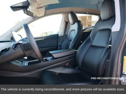 Used 2023 Tesla Model Y Long Range image 17