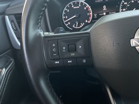 Used 2025 Nissan Rogue SV FWD image 31