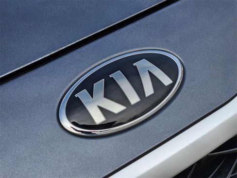 Certified 2021 Kia Forte LXS image 12