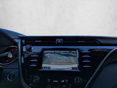 Used 2018 Toyota Camry XSE image 13