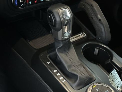 Used 2025 Ford Bronco Badlands image 36