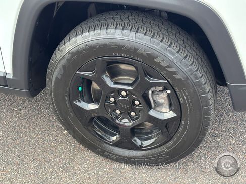 Used 2023 Jeep Compass Trailhawk image 10