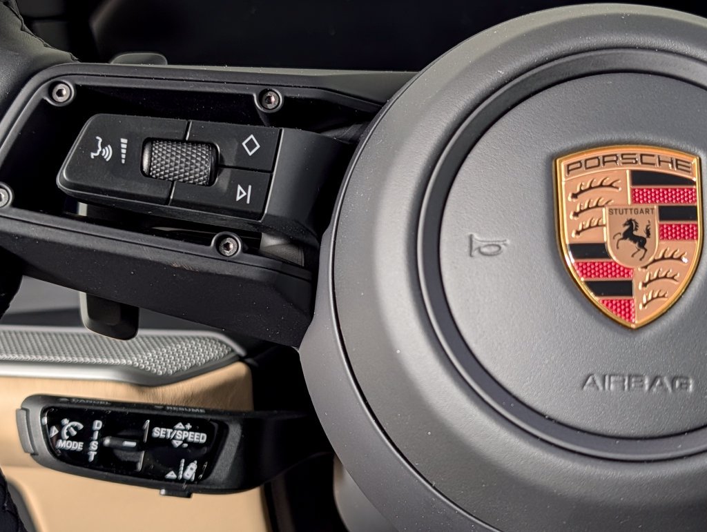 Certified 2026 Porsche Cayenne Coupe AWD/4WD image 38