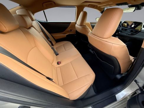 Used 2025 Lexus ES 350 w/ Premium Package FWD image 17