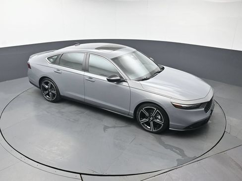 Used 2023 Honda Accord Sport image 40