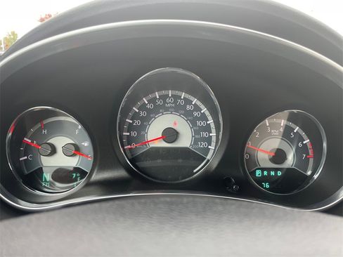 Used 2012 Chrysler 200 Touring image 22