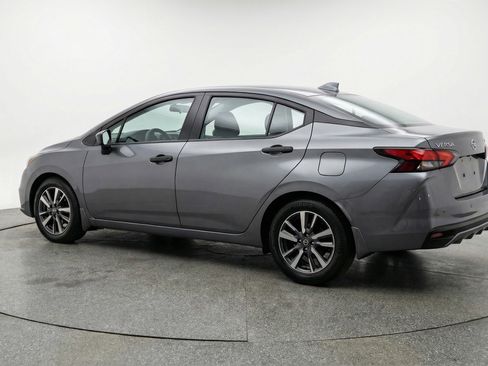 Used 2025 Nissan Versa SV image 6
