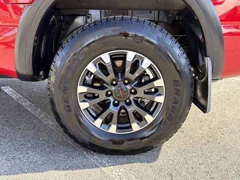 Used 2020 Nissan Titan PRO-4X w/ Pro-4x Convenience Package image 10