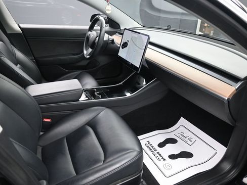 Used 2018 Tesla Model 3 Mid Range image 31