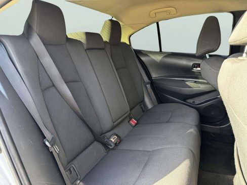 Used 2020 Toyota Corolla LE image 41