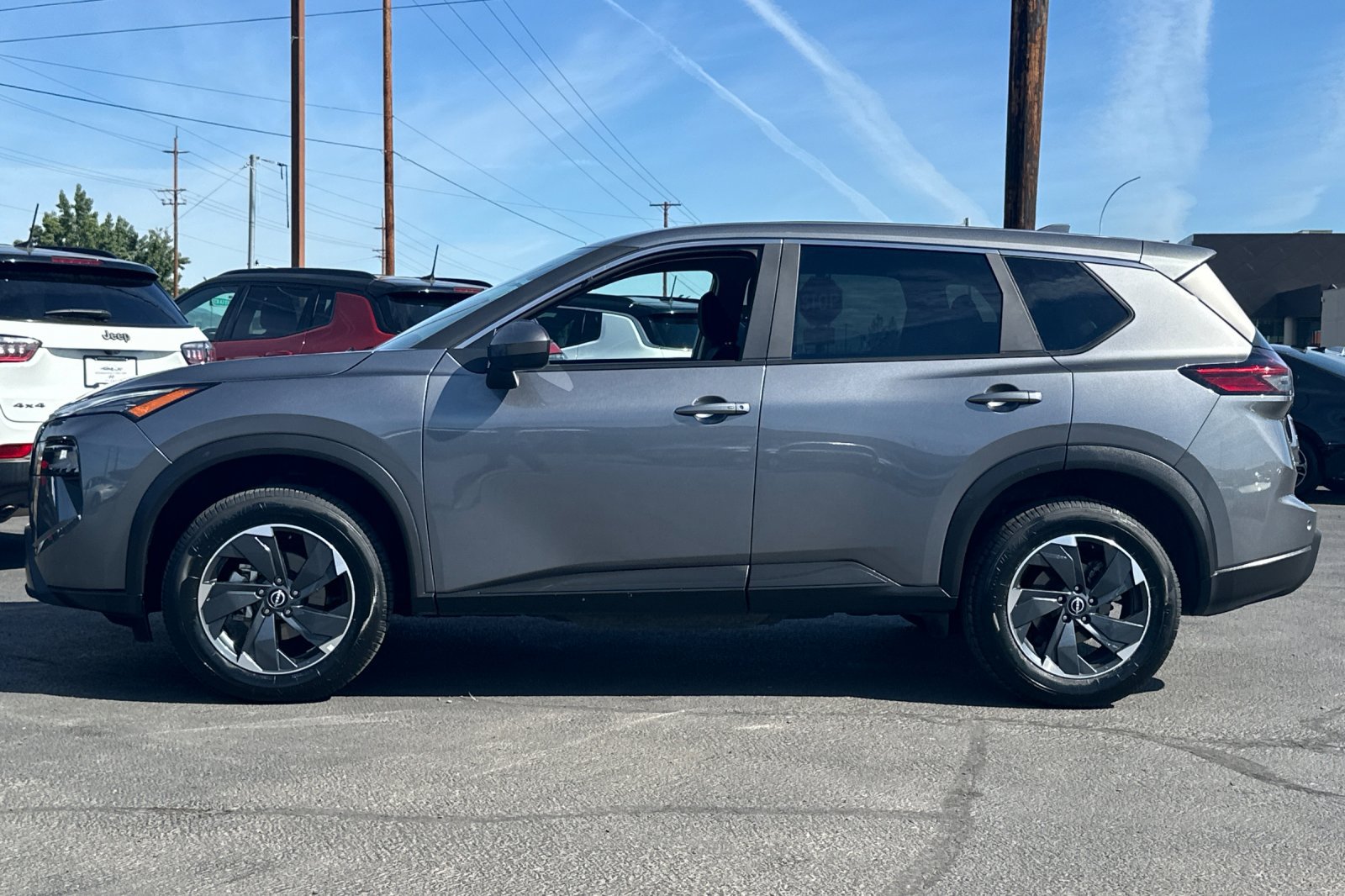 Used 2025 Nissan Rogue SV AWD/4WD image 8