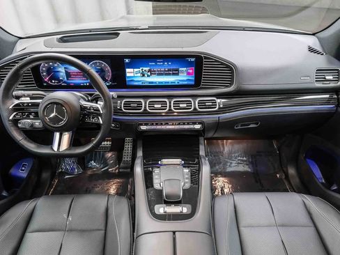 Used 2025 Mercedes-Benz GLS 450 4MATIC image 12