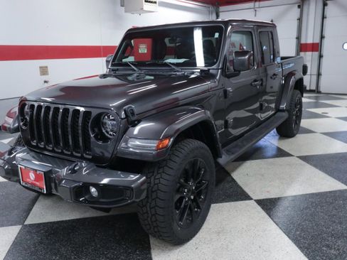 Used 2021 Jeep Gladiator Overland AWD/4WD image 5