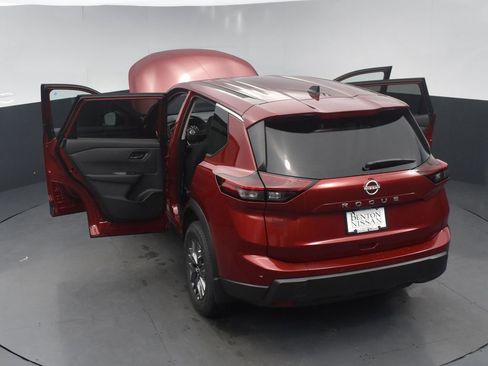Used 2025 Nissan Rogue S FWD image 22