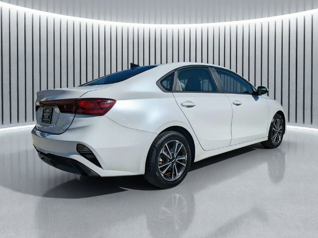 Used 2024 Kia Forte LXS FWD image 4