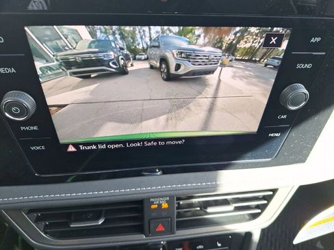 New 2026 Volkswagen Taos SE image 15