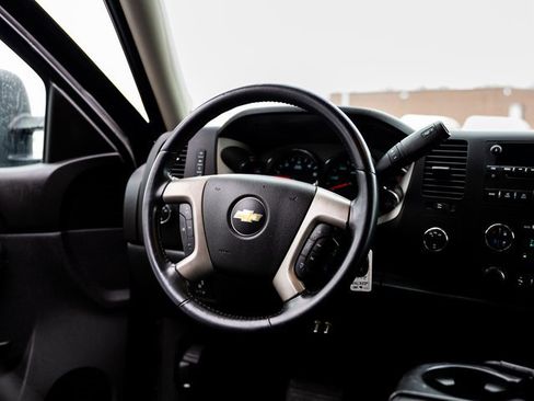 Used 2011 Chevrolet Silverado 2500 LT w/ Interior Plus Package image 27