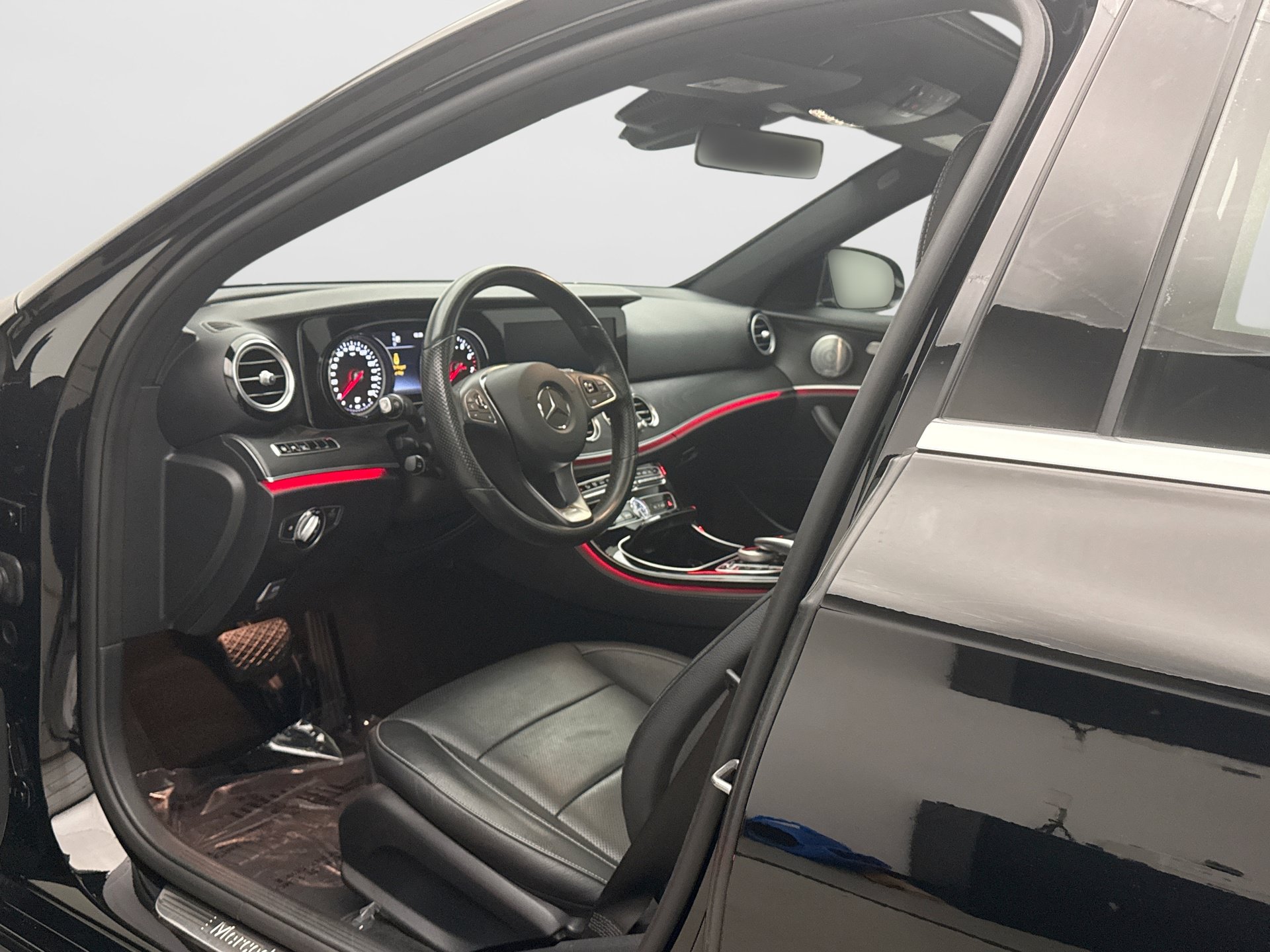 Used 2017 Mercedes-Benz E 300 4MATIC image 10