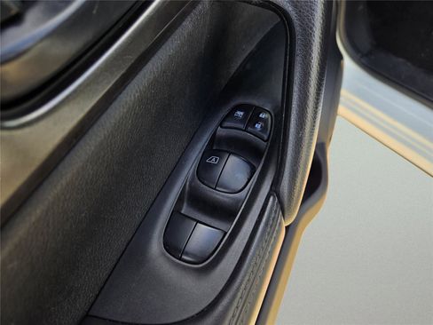 Used 2019 Nissan Rogue Sport S w/ Appearance Package image 12