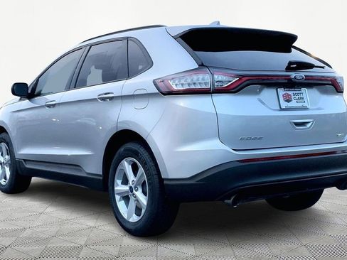 Used 2018 Ford Edge SE image 4