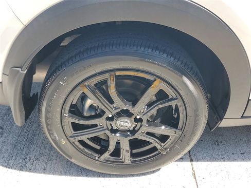 Certified 2024 Nissan Kicks SR w/ SR Premium Package FWD image 6